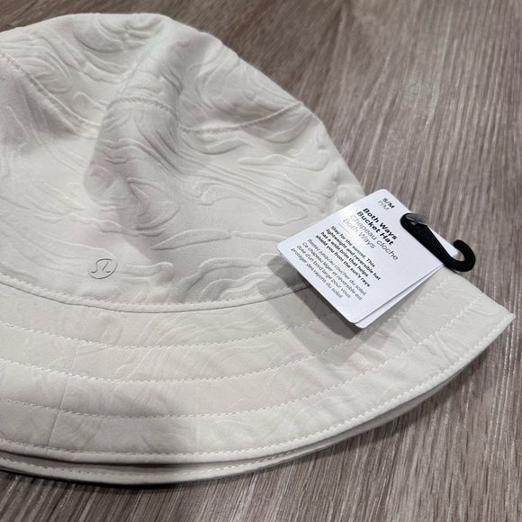 Lululemon Both Ways Bucket Hat Reversible NWT - Picture 3 of 6